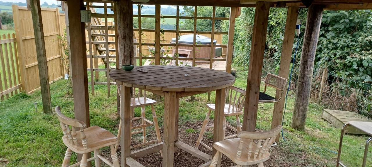 Norwell View Farm Glamping With Hot Tubs Hotel Bath Exterior foto